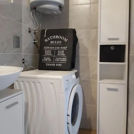 Apartment Kalo, Novoureden Stan + Besplatan Parking Murvica (Policnik)